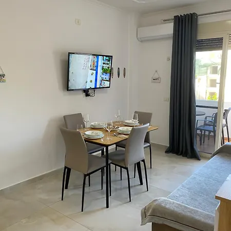 Beachfront Apartament *